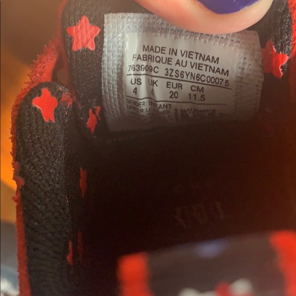 Hello Kitty Converse - Picture 4 of 4